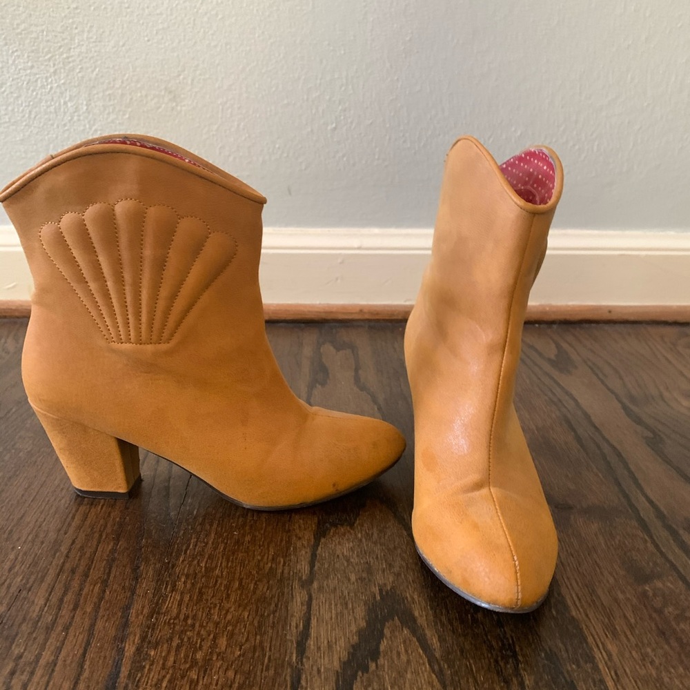 B.A.I.T Vegan Leather Ankle Boot (Hamish Gold)